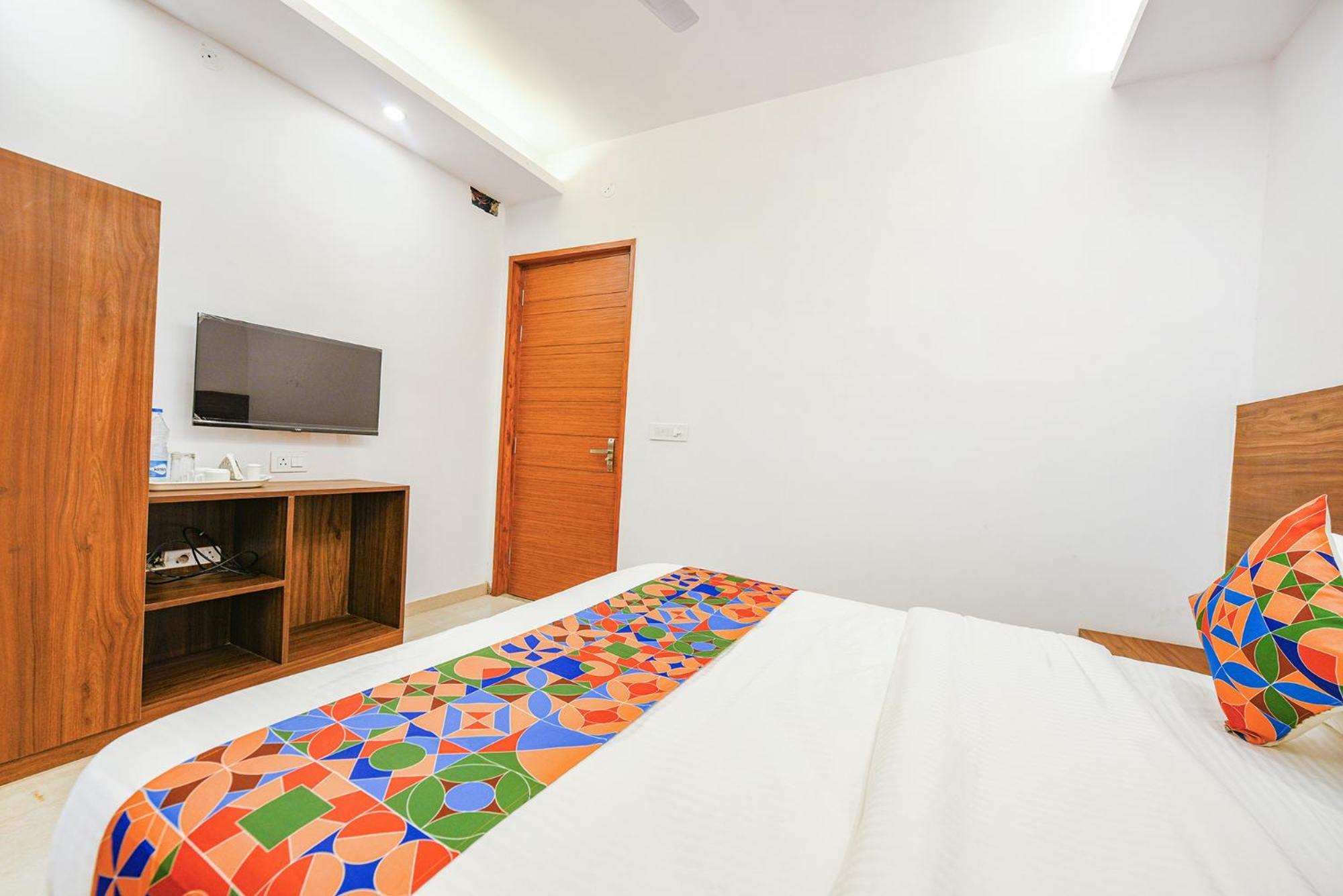 Fabhotel Sparkling - Nr Yashobhoomi Convention Centre 델리 외부 사진