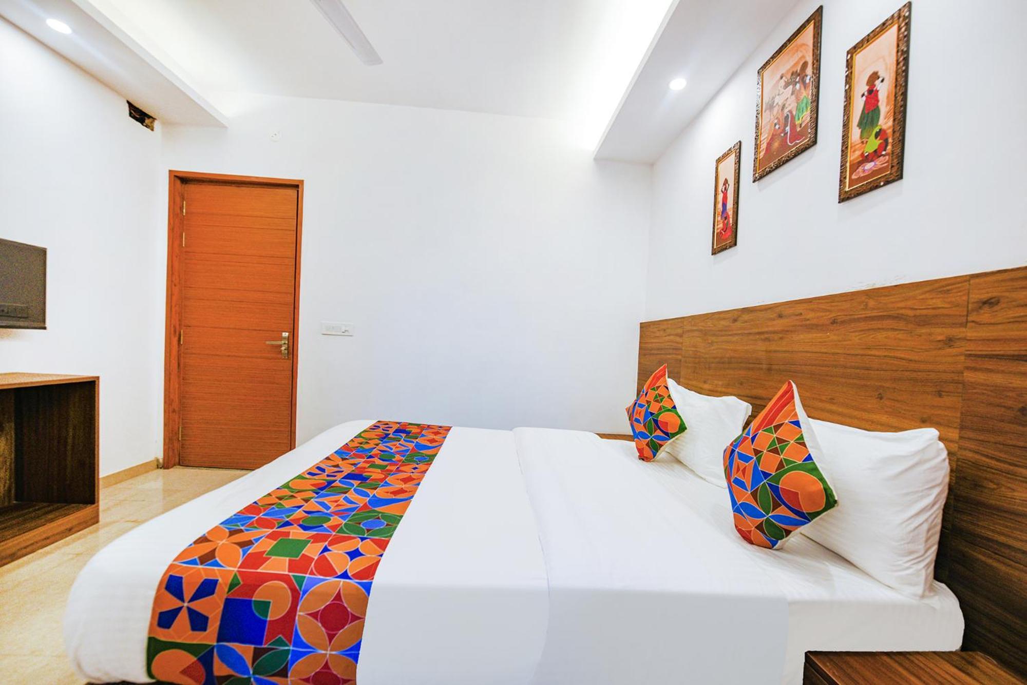 Fabhotel Sparkling - Nr Yashobhoomi Convention Centre 델리 외부 사진